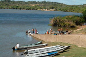 A rampa do porto de Araguacema, TO. Foto Margi Moss